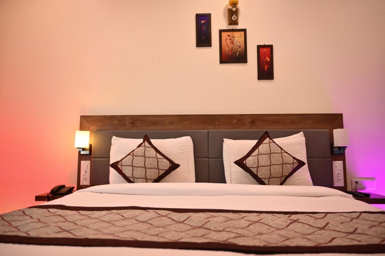 Hotel The Walnut Creek Bhīm Tāl Zewnętrze zdjęcie