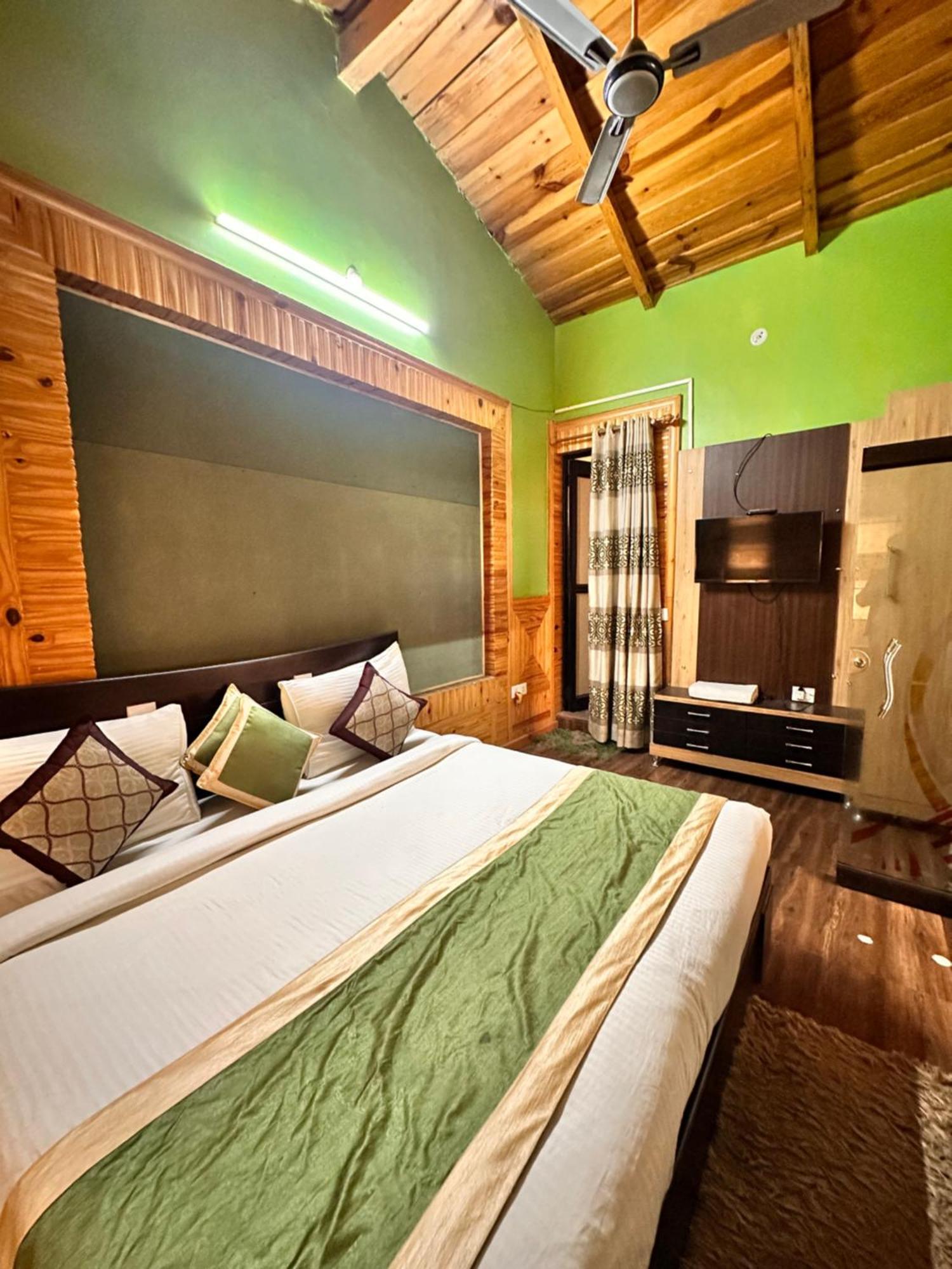 Hotel The Walnut Creek Bhīm Tāl Zewnętrze zdjęcie